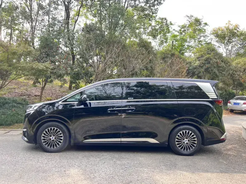 2024 Denza D9 с пробегом 36 700 км