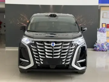2025 Denza D9 с пробегом 3 000 км