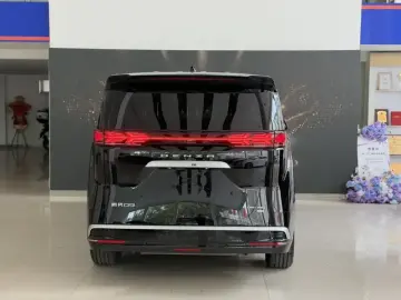 2025 Denza D9 с пробегом 3 000 км