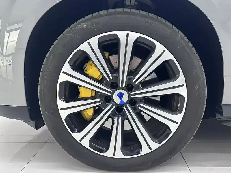 2026 Denza N8L с пробегом 26 000 км