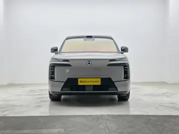 2025 Denza N8L с пробегом 12 400 км