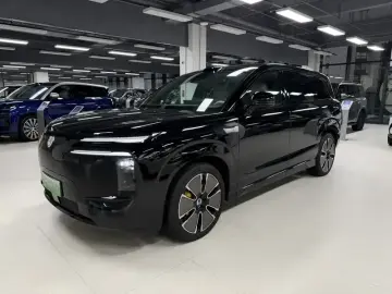 2025 Denza N8L с пробегом 15 000 км