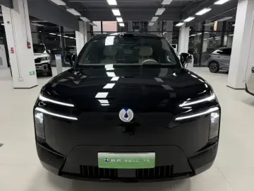 2025 Denza N8L с пробегом 15 000 км
