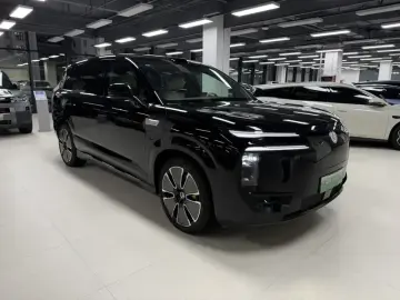 2025 Denza N8L с пробегом 15 000 км