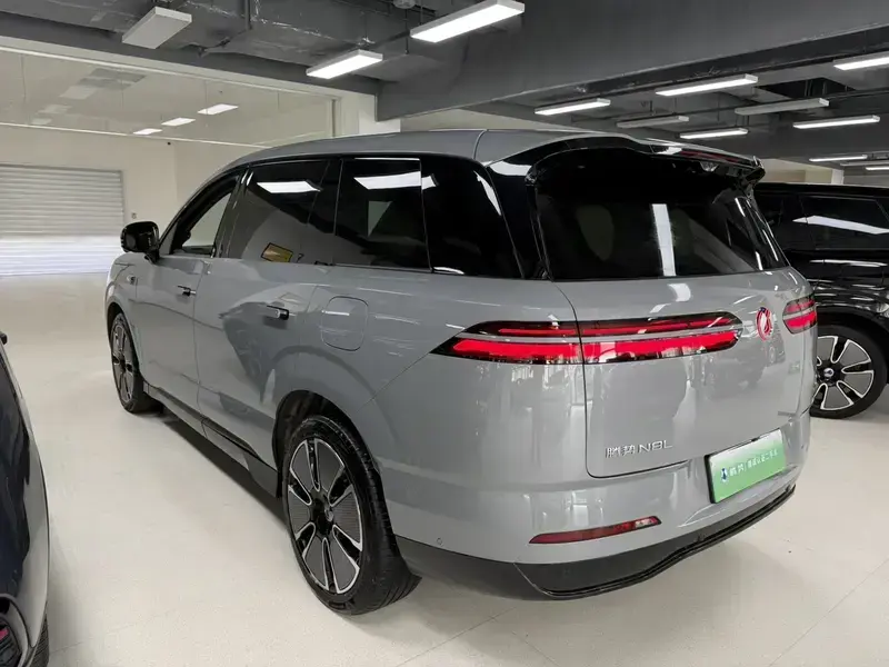 2025 Denza N8L с пробегом 11 600 км