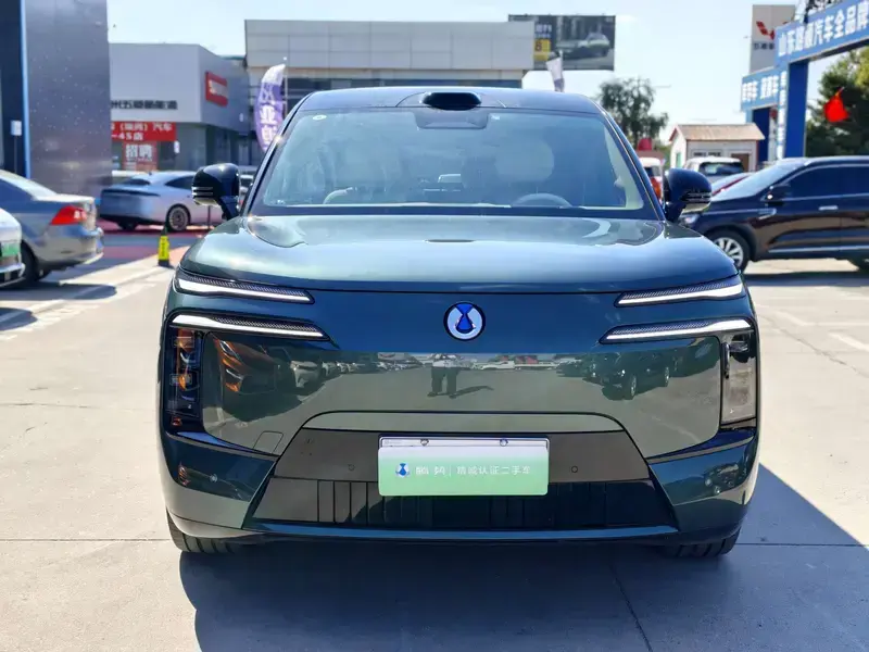 2025 Denza N8L с пробегом 23 000 км