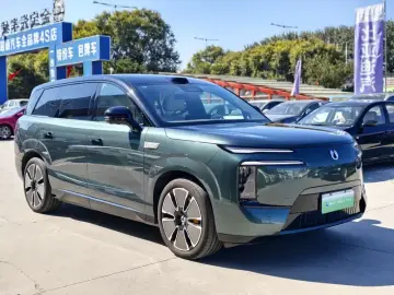 2025 Denza N8L с пробегом 23 000 км