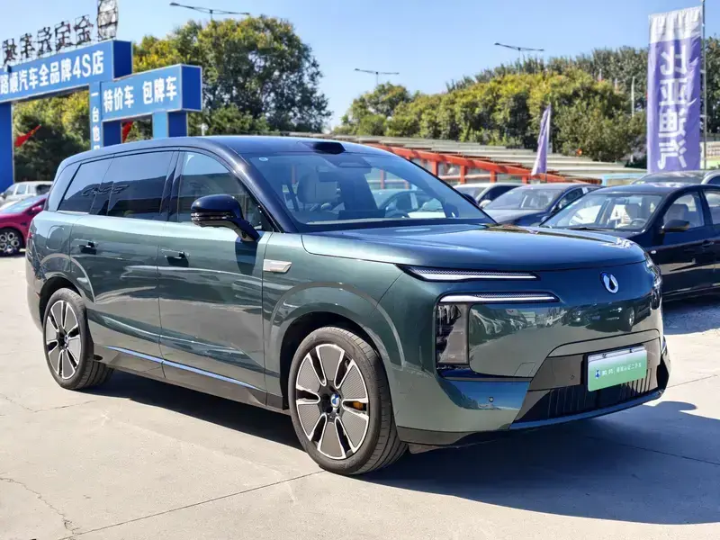 2025 Denza N8L с пробегом 23 000 км