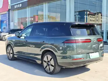 2025 Denza N8L с пробегом 23 000 км
