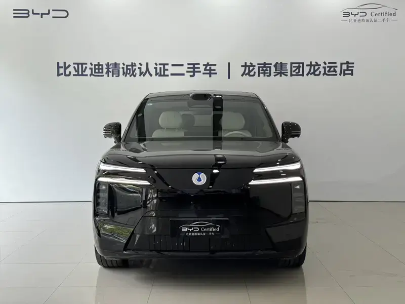 2025 Denza N8L с пробегом 13 000 км
