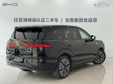2025 Denza N8L с пробегом 13 000 км
