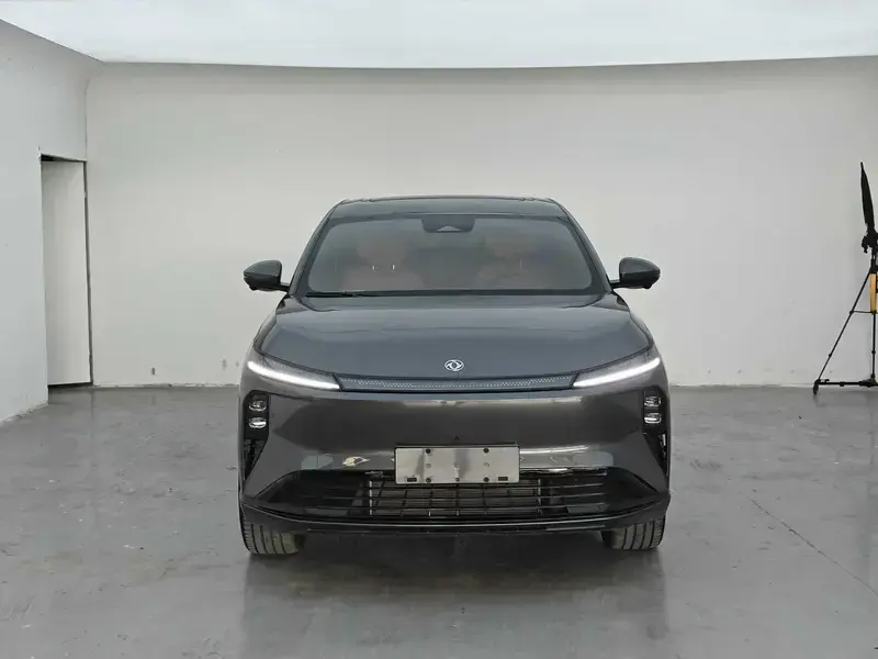 2025 Dongfeng Aeolus L8 с пробегом 3 000 км