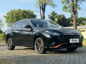2023 Dongfeng Aeolus Yixuan с пробегом 17 000 км