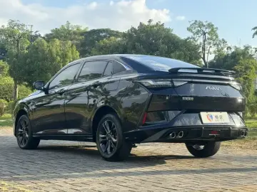 2023 Dongfeng Aeolus Yixuan с пробегом 17 000 км