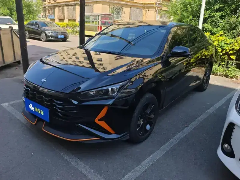 2024 Dongfeng Aeolus Yixuan с пробегом 57 000 км