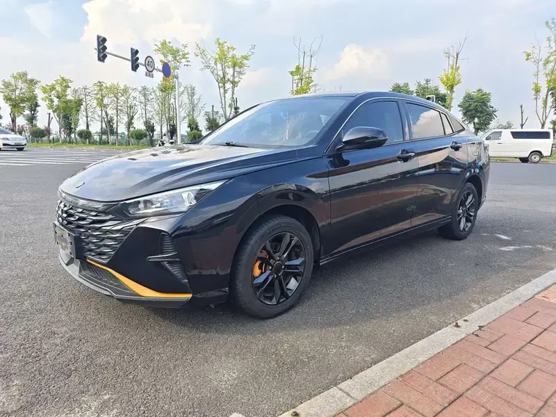 2023 Dongfeng Aeolus Yixuan с пробегом 30 000 км