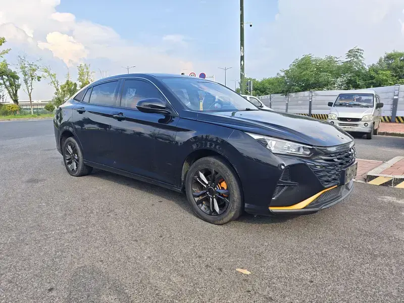2023 Dongfeng Aeolus Yixuan с пробегом 30 000 км