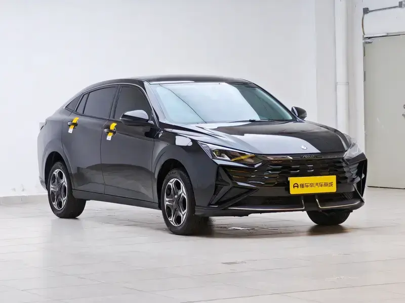 2026 Dongfeng Aeolus Yixuan с пробегом 6 400 км