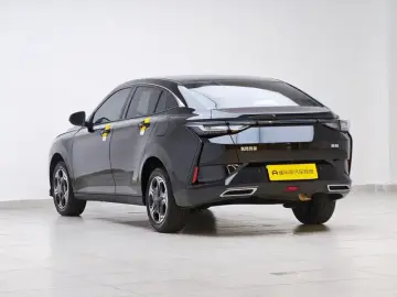 2026 Dongfeng Aeolus Yixuan с пробегом 6 400 км