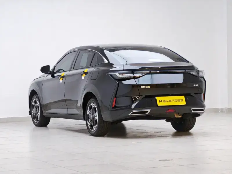 2026 Dongfeng Aeolus Yixuan с пробегом 6 400 км