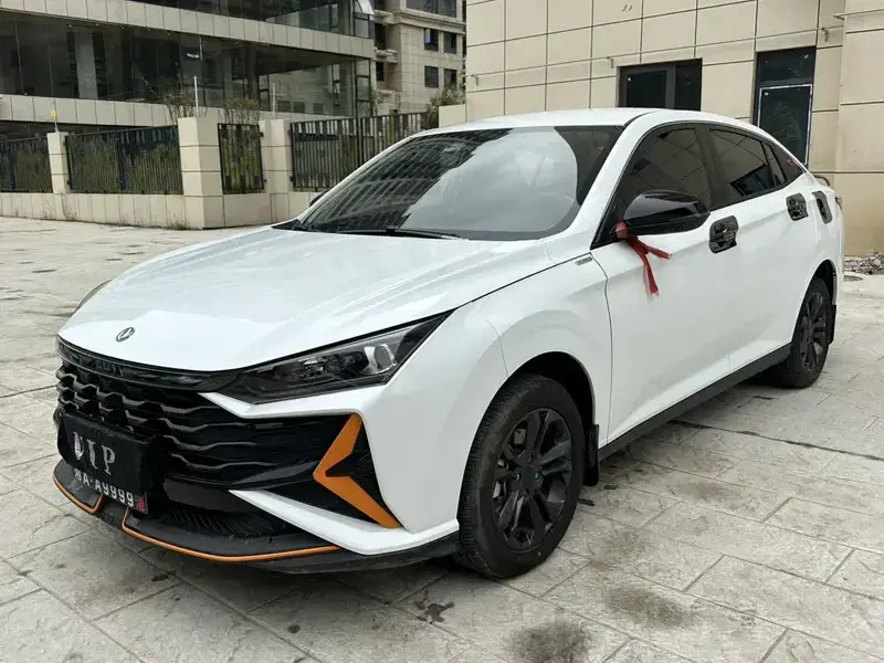 2024 Dongfeng Aeolus Yixuan с пробегом 9 900 км