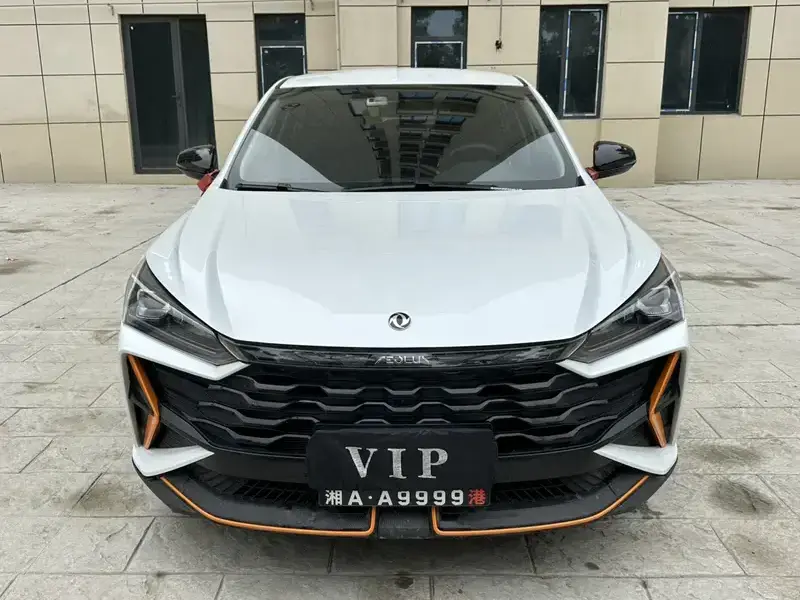 2024 Dongfeng Aeolus Yixuan с пробегом 9 900 км