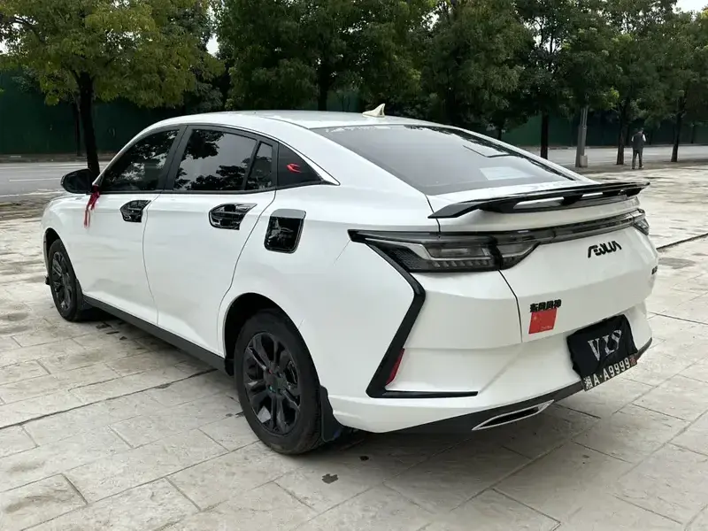 2024 Dongfeng Aeolus Yixuan с пробегом 9 900 км