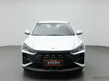 2025 Dongfeng Aeolus Yixuan с пробегом 5 800 км