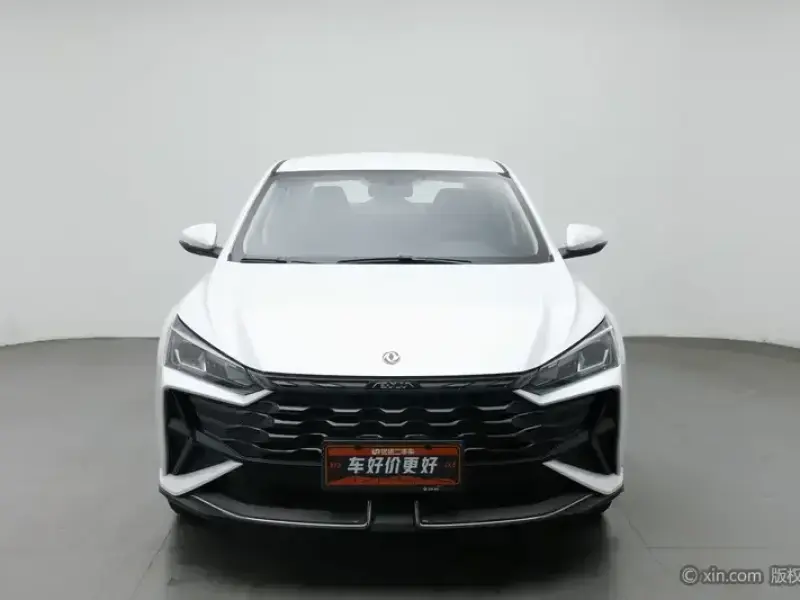 2025 Dongfeng Aeolus Yixuan с пробегом 5 800 км