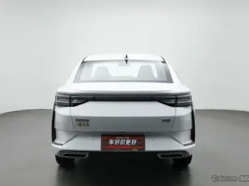 2025 Dongfeng Aeolus Yixuan с пробегом 5 800 км