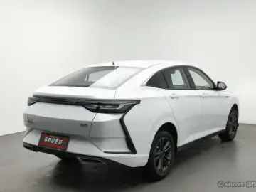 2025 Dongfeng Aeolus Yixuan с пробегом 5 800 км