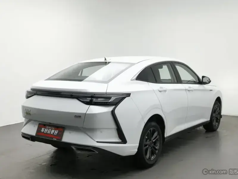 2025 Dongfeng Aeolus Yixuan с пробегом 5 800 км