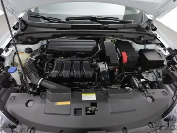 2025 Dongfeng Aeolus Yixuan с пробегом 5 800 км