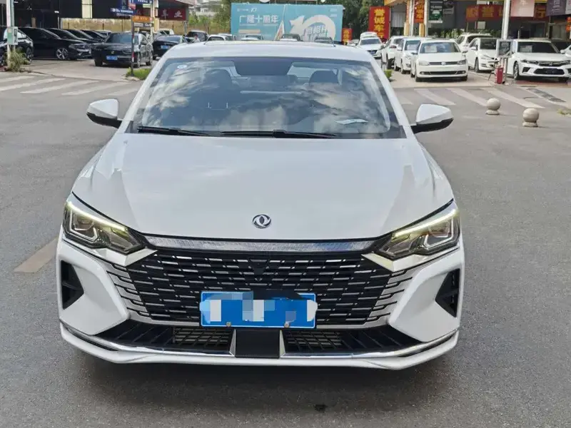 2023 Dongfeng Aeolus Yixuan Max с пробегом 21 000 км