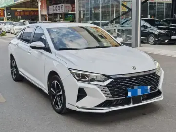 2023 Dongfeng Aeolus Yixuan Max с пробегом 21 000 км