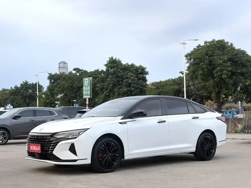 2021 Dongfeng Aeolus Yixuan Max с пробегом 50 000 км