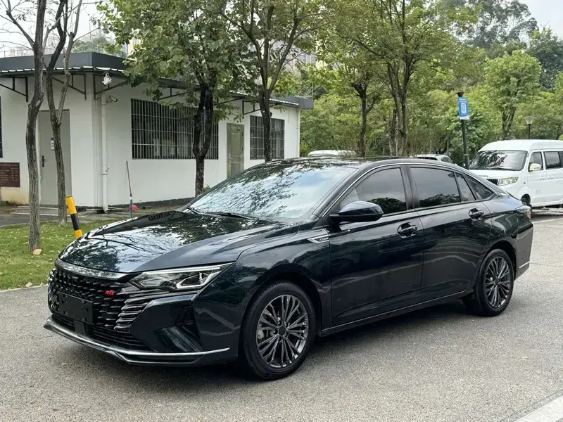 2022 Dongfeng Aeolus Yixuan Max с пробегом 50 000 км