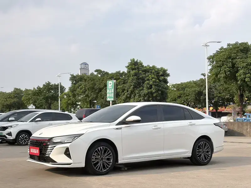 2021 Dongfeng Aeolus Yixuan Max с пробегом 24 000 км