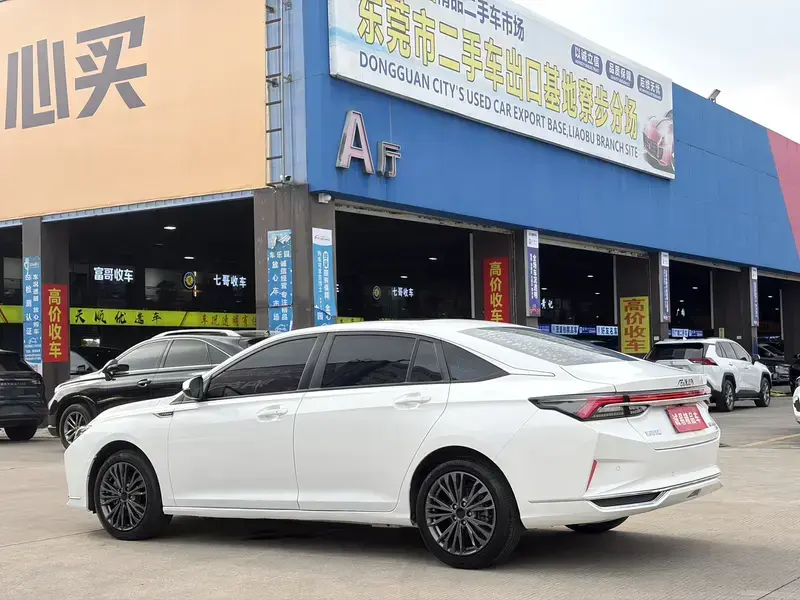 2021 Dongfeng Aeolus Yixuan Max с пробегом 24 000 км
