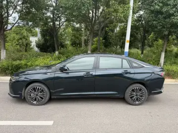 2022 Dongfeng Aeolus Yixuan Max с пробегом 38 000 км