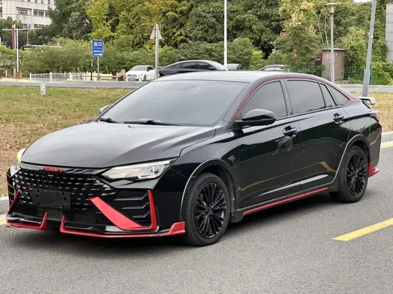2022 Dongfeng Aeolus Yixuan Max с пробегом 24 500 км