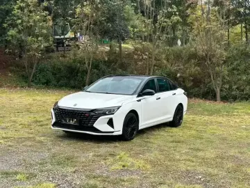 2021 Dongfeng Aeolus Yixuan Max с пробегом 50 000 км