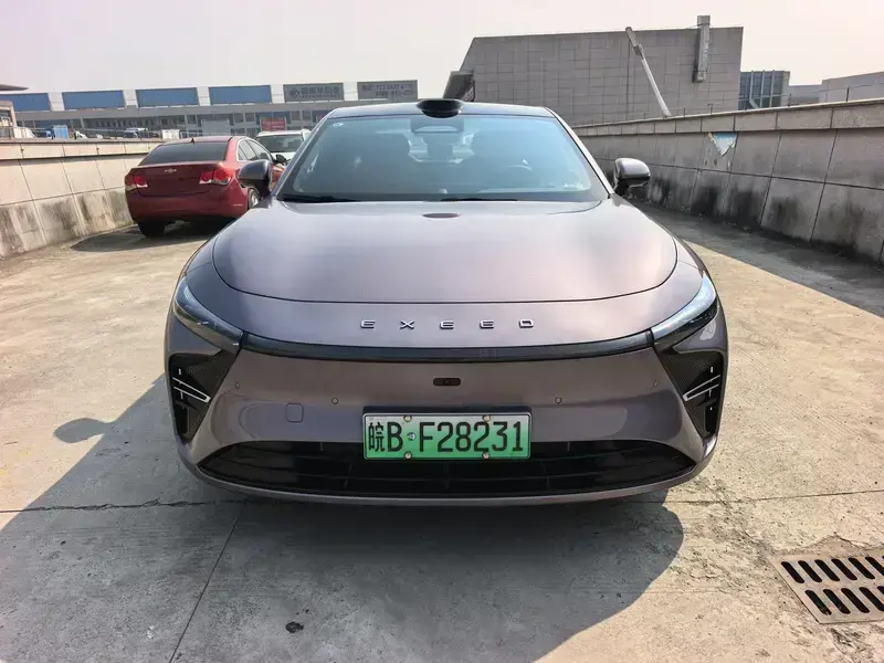 2025 Exeed Exlantix ES с пробегом 8 500 км