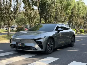 2025 Exeed Exlantix ES с пробегом 18 000 км