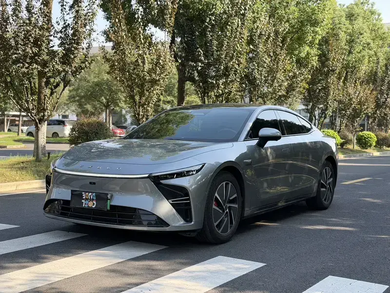 2025 Exeed Exlantix ES с пробегом 18 000 км