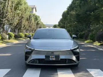 2025 Exeed Exlantix ES с пробегом 18 000 км