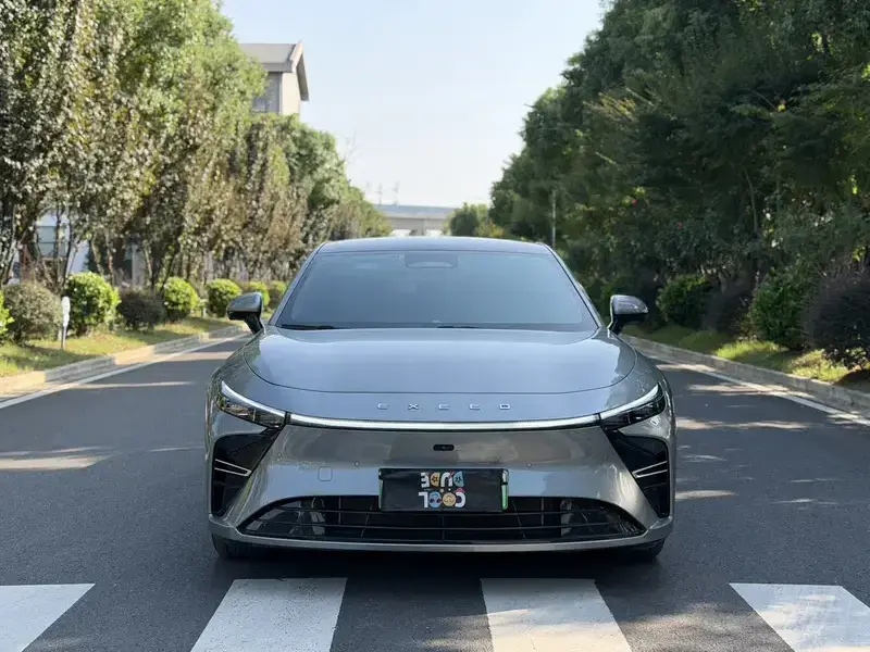 2025 Exeed Exlantix ES с пробегом 18 000 км