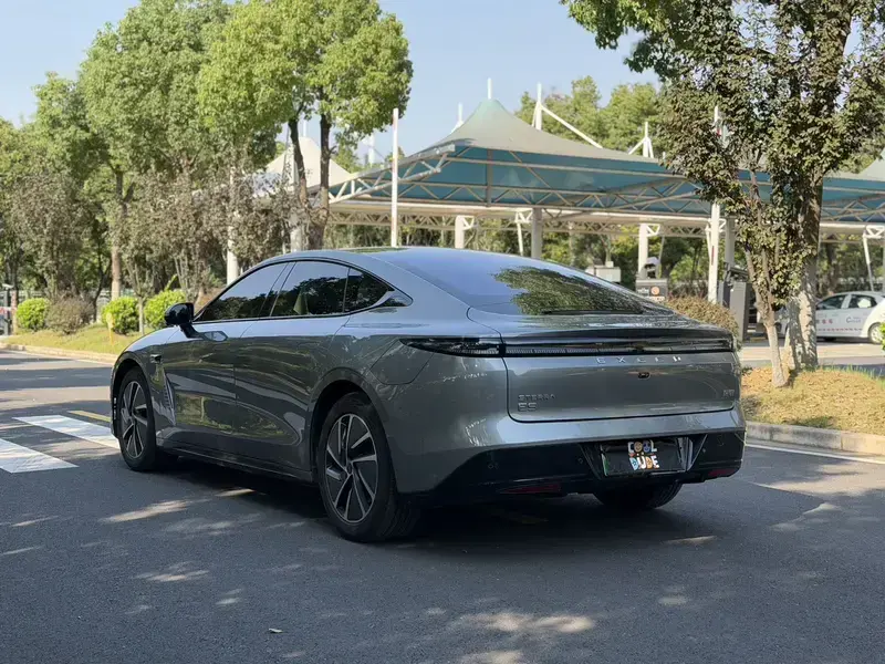 2025 Exeed Exlantix ES с пробегом 18 000 км