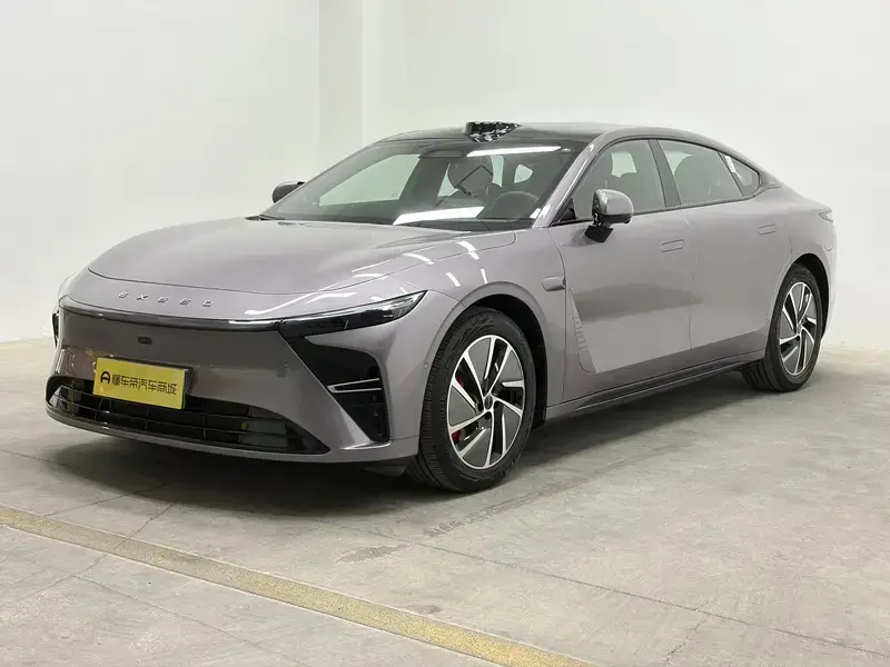 2025 Exeed Exlantix ES с пробегом 11 500 км