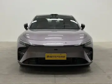 2025 Exeed Exlantix ES с пробегом 11 700 км